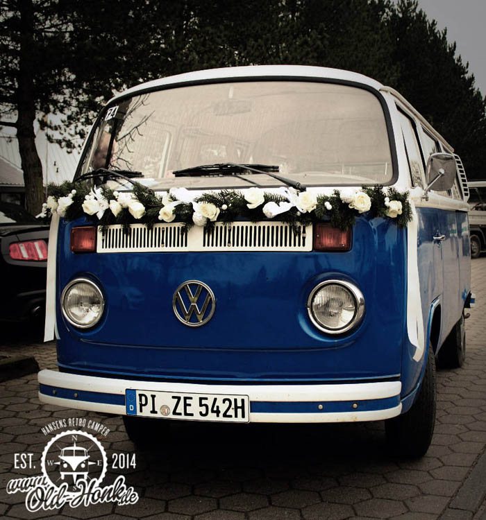 Old-Honk-Bullivermietung-Hochzeitsauto-Messestand-Filmrequisite-Fotobulli-VWT2 Specials